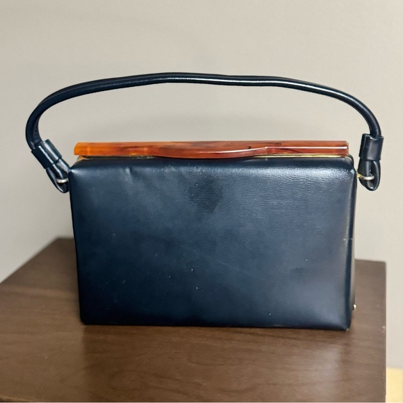 1950s Navy Leather Box Purse with Tortes Bakelite Clasp - Picture 12 of 12